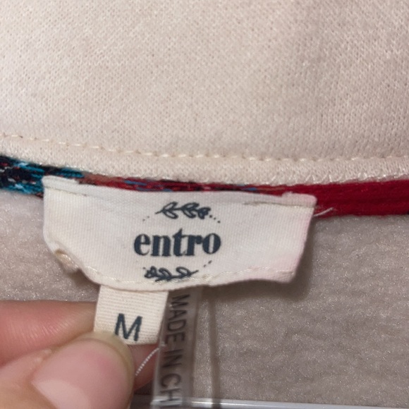 Entro Medium Cream Pullover red plaid - Picture 4 of 5